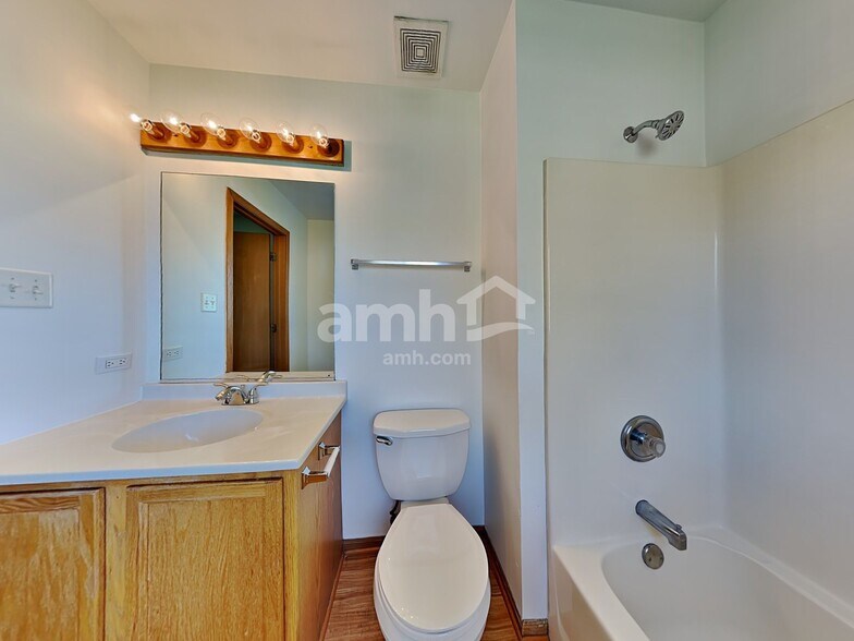 Building Photo - 1002 Belden Way