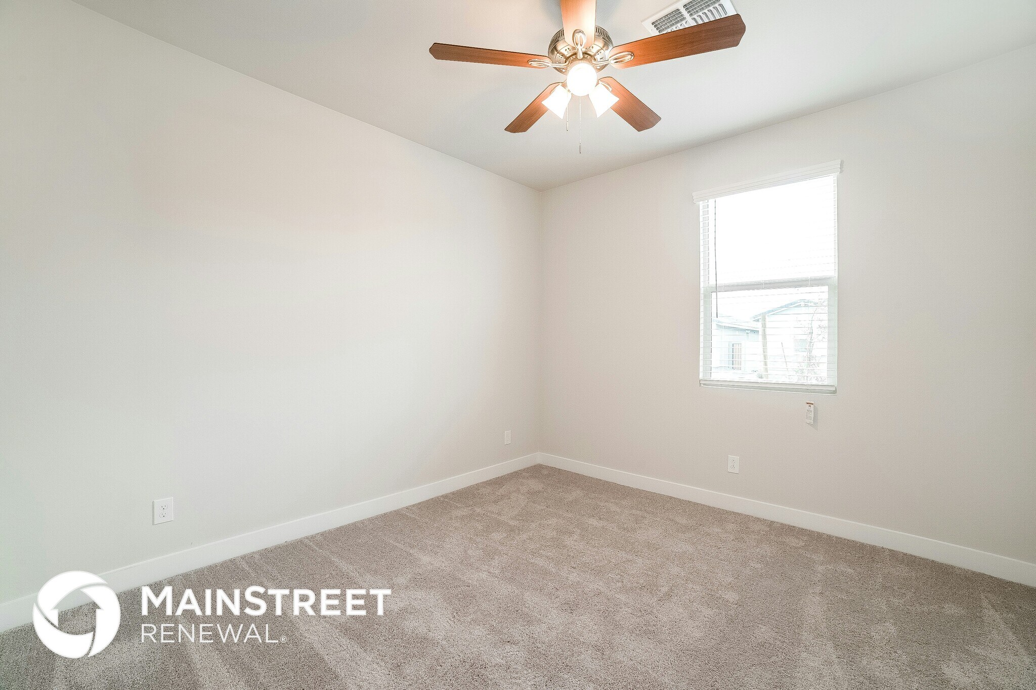 Building Photo - 8615 S 69th Ln