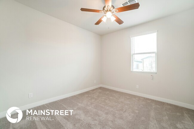 Building Photo - 8615 S 69th Ln