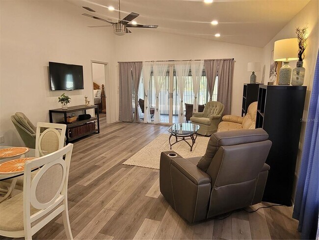 Building Photo - 14277 Palm Terrace