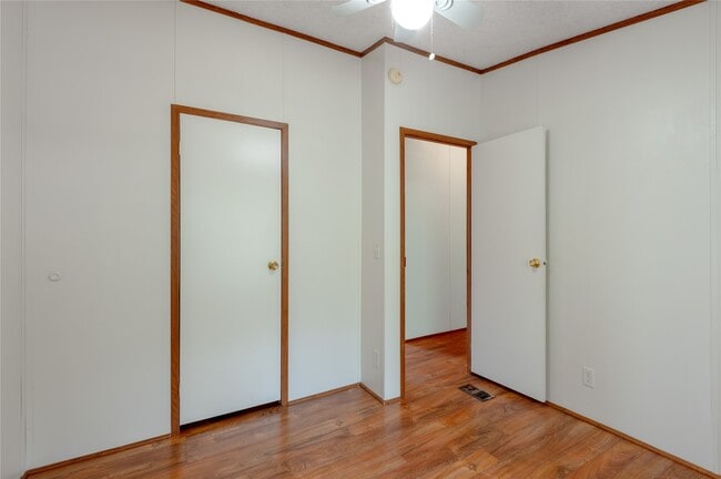 Building Photo - 37 Riverside Ln