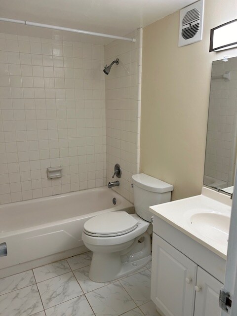 Building Photo - 2430 Harn Blvd