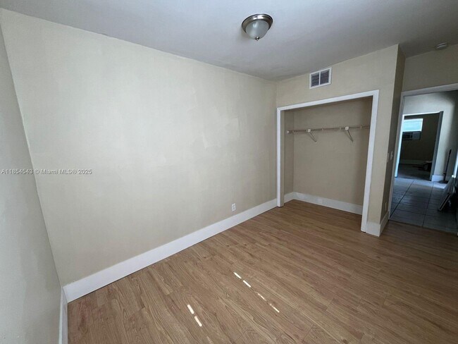 Building Photo - 1221 Miner Rd