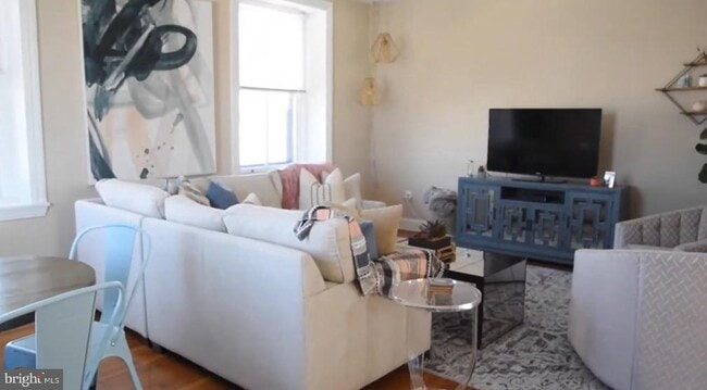 Building Photo - 1906 Fairmount Ave