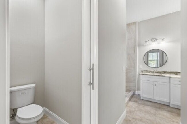 Building Photo - 7 Untermeyer Pl