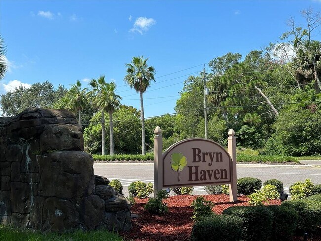 Building Photo - 106 N Hampton Ct