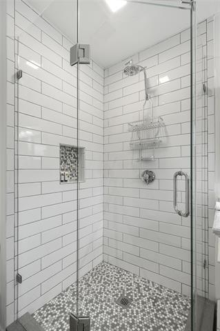 Building Photo - 2725 Westridge Dr
