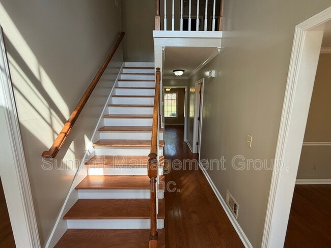 Building Photo - 1611 Ellington Rd SE