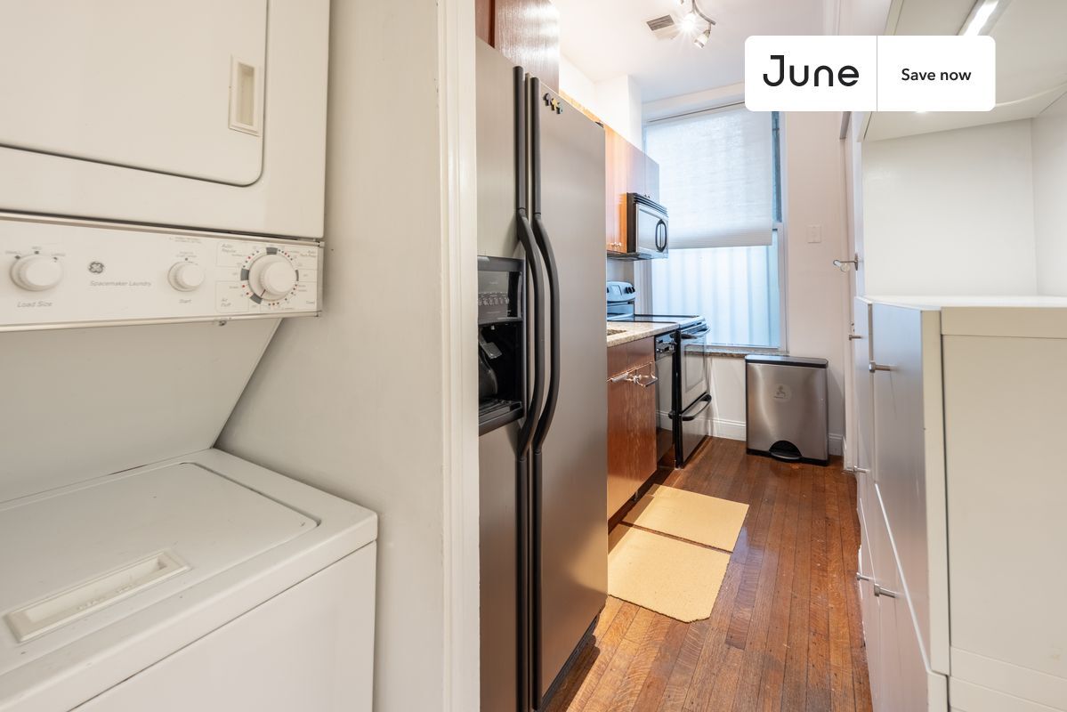 Building Photo - 1835 Mintwood Pl NW