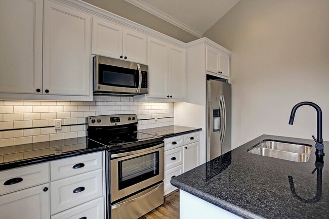 Building Photo - 1131 Oxford St