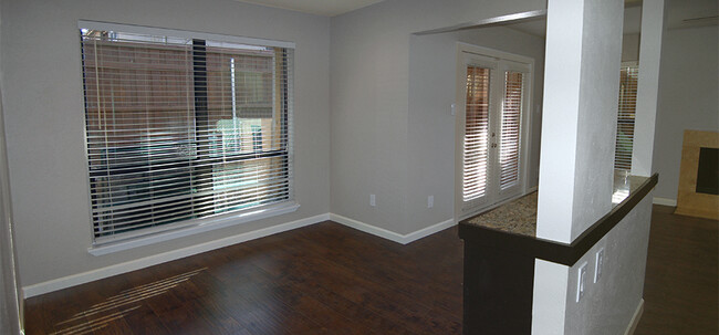 Dining area also has a built in cabinet that is great as a bar area - 6723 Eastridge Dr