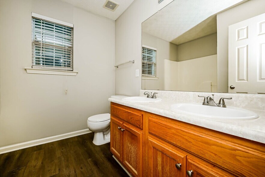 Building Photo - 1790 Courtyard Ln