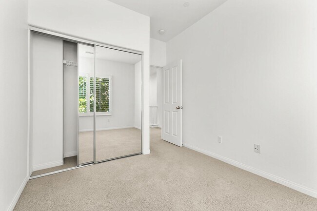 Building Photo - Paseo del Sol Charmer with Private Yard and Community Pool