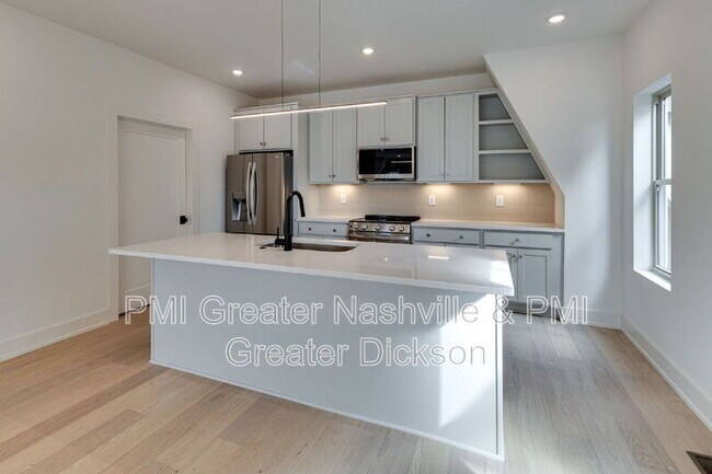 Building Photo - 539 Midnight Way