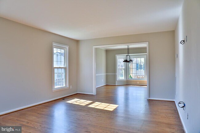 Building Photo - 5423 Rilian Ct