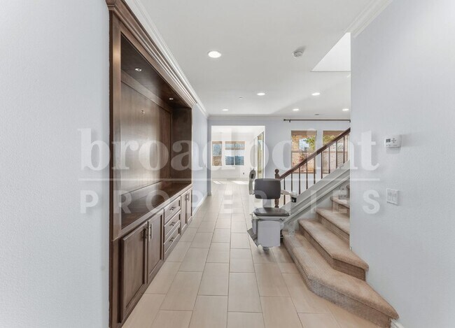 Building Photo - 1672 N Las Flores Dr