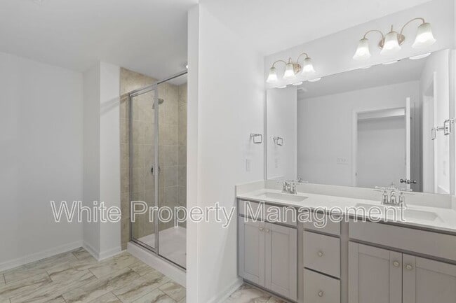 Building Photo - 745 Lock Haven Dr NW