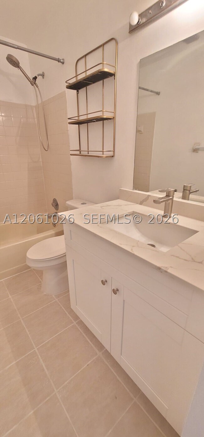 Building Photo - 6948 SW 36th St