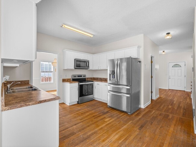 Building Photo - 217 Derby Downs Dr