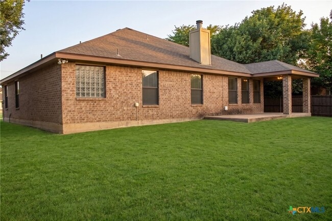 Building Photo - 5510 Shawn Dr