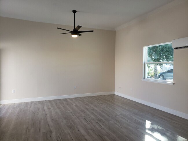 Building Photo - 224 6th St SW