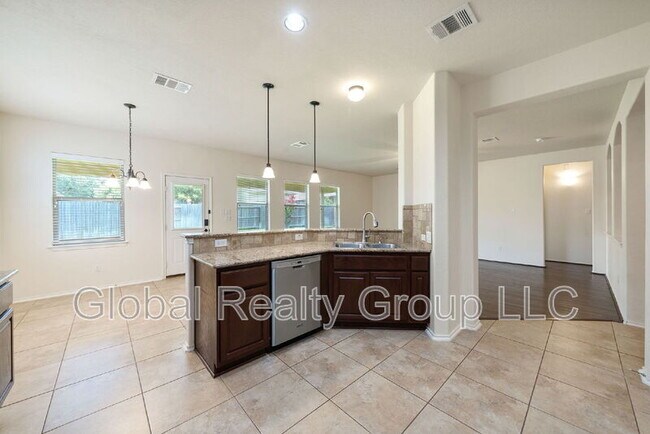 Building Photo - 2118 Pecan Haven