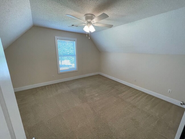 Building Photo - PRE-LEASING FOR AUGUST 2026!