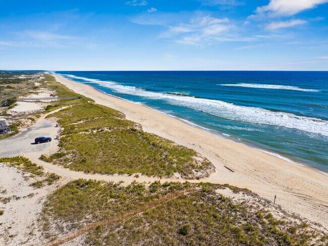 Building Photo - 8 Heller Ln