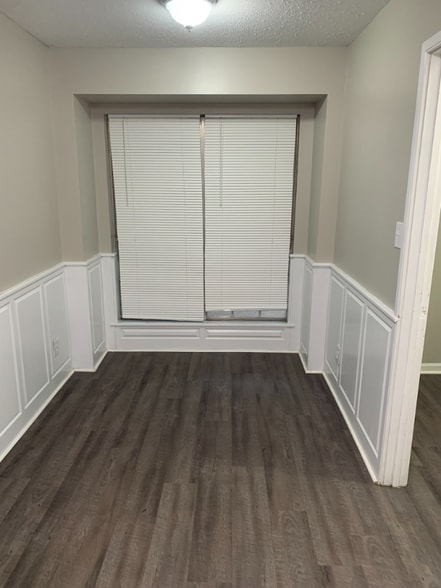 Building Photo - 651 Sarver Ave