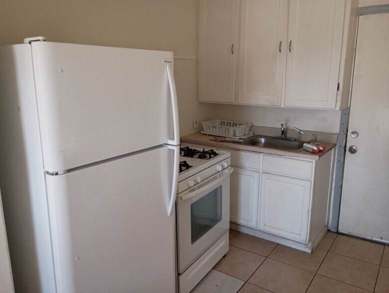 Building Photo - 401 E Fredricks St