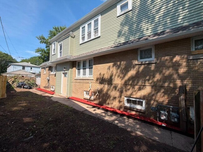 Building Photo - 3215 N 53rd St