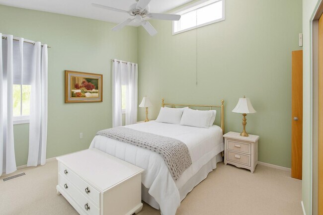Building Photo - 60 Quogue Riverhead Rd