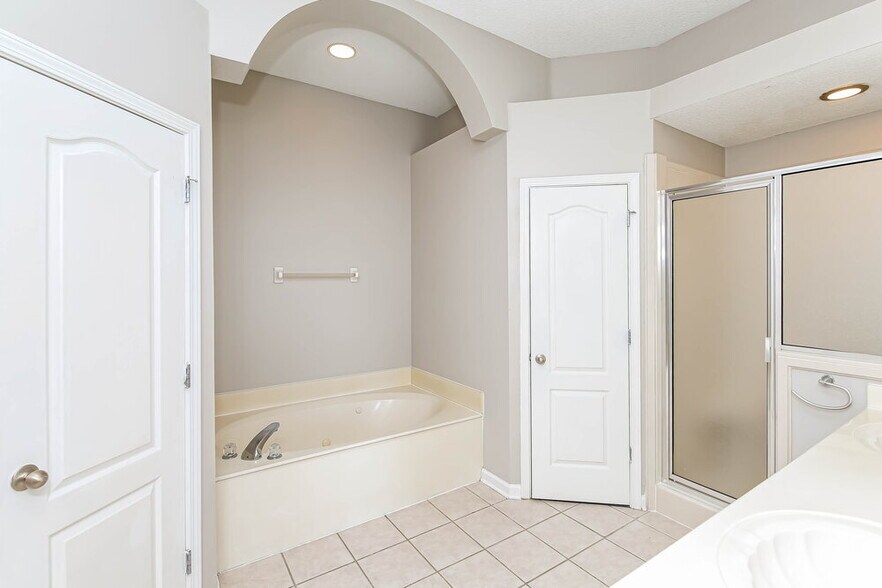 Building Photo - 4187 Destin Dr
