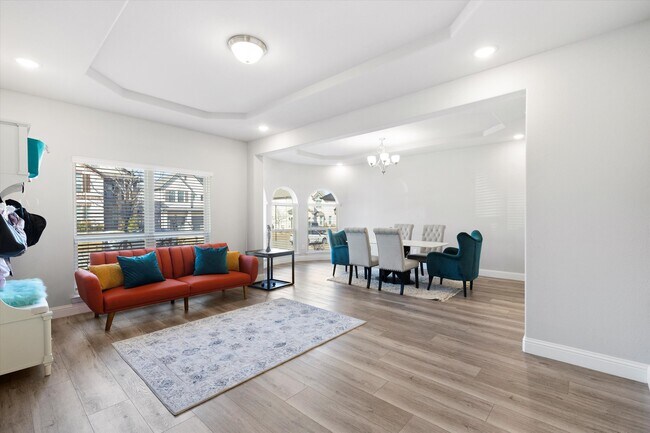 Building Photo - 1412 Summer Ln