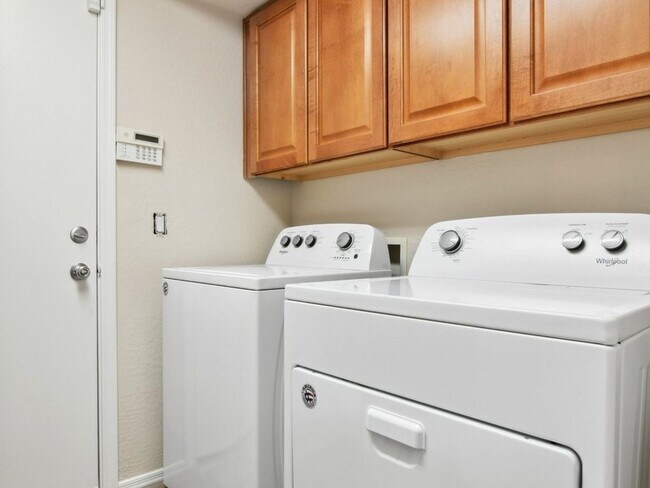 Building Photo - 4 Bedroom Single Family Home in Litchfield Park