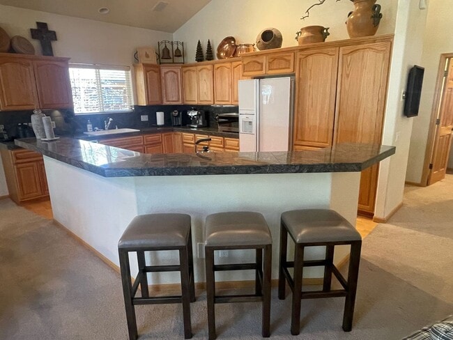 Building Photo - Low Elevation Home