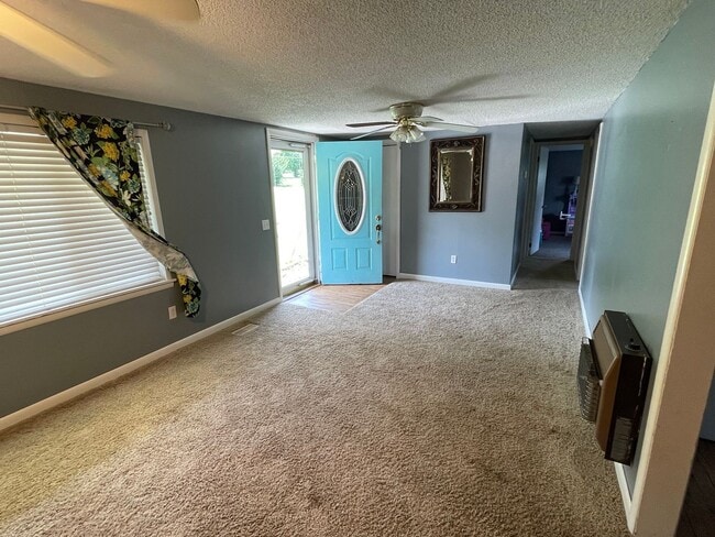 Building Photo - 3 Bedroom 1 Bathroom House Stilwell, OK