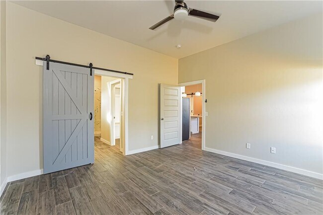 Building Photo - 11341 Paradise Out Ln