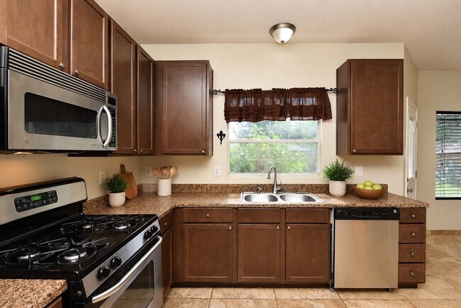 Building Photo - 29631 Turnbury Village Dr
