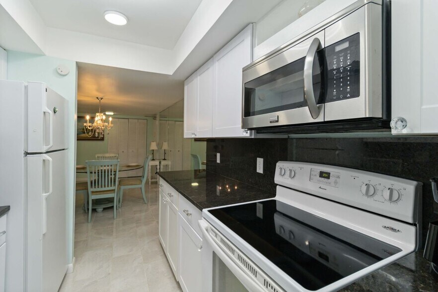 Building Photo - 4119 61st Ave Terrace W