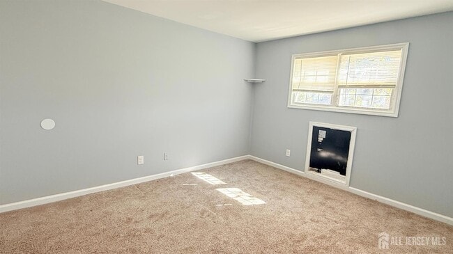 Building Photo - 396 College Dr