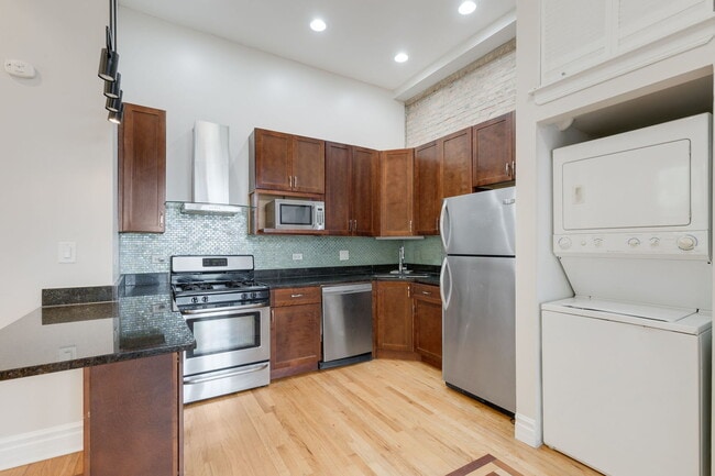 Building Photo - 5014 S King Dr