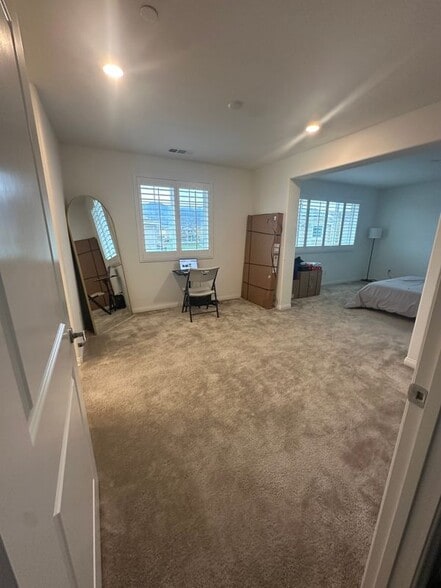 Building Photo - 1654 Camellia Ln