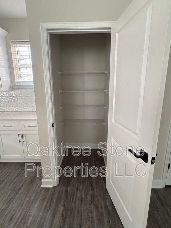 Building Photo - 2591 Ocean Dr NW