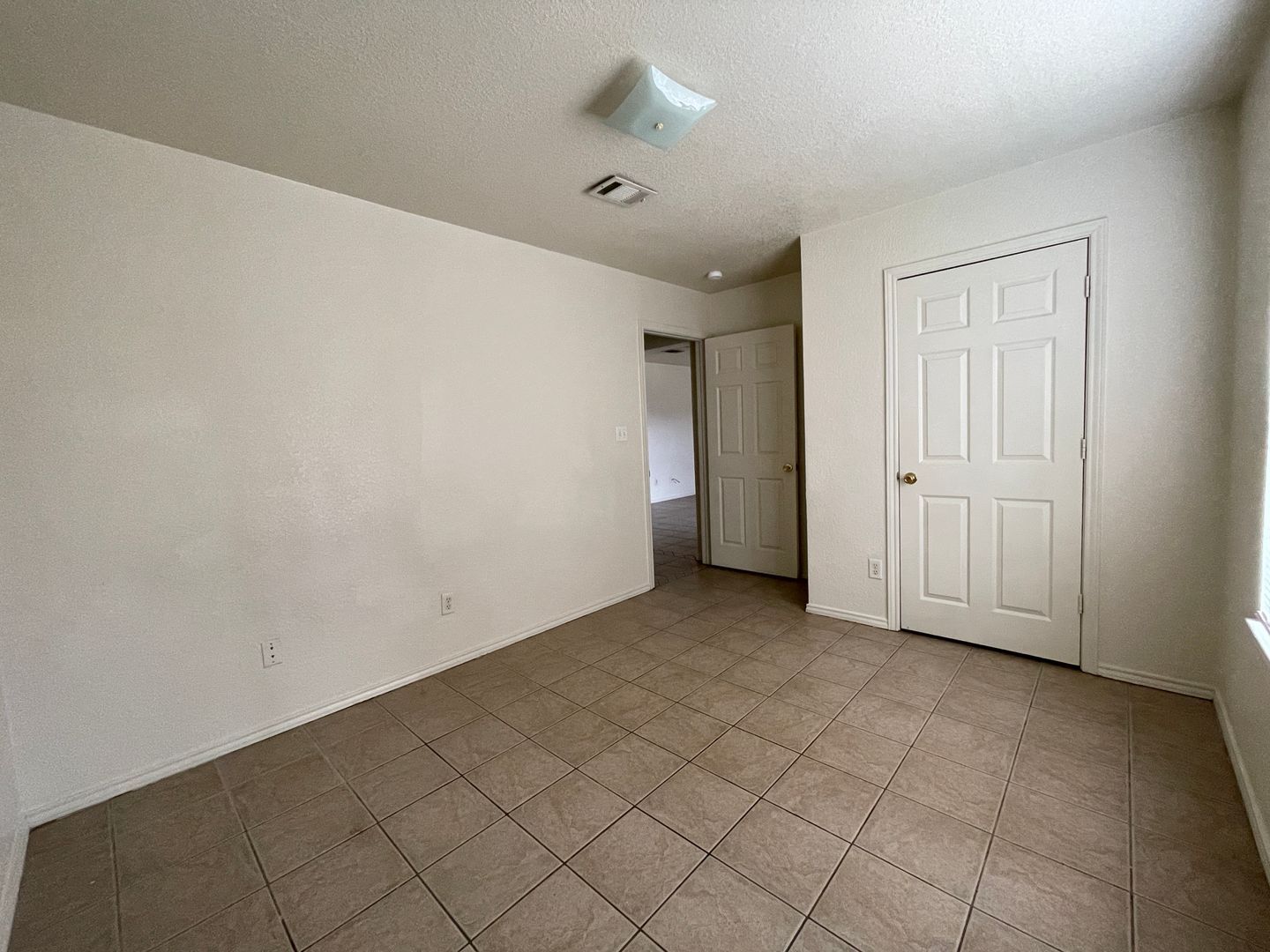 Building Photo - 2808 Cantabrian Dr