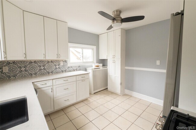 Building Photo - 218 N Midland Ave