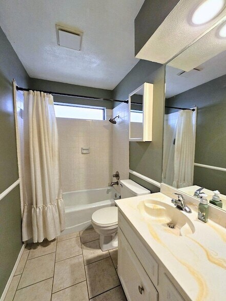 Building Photo - 3531 Hyde Park Ave