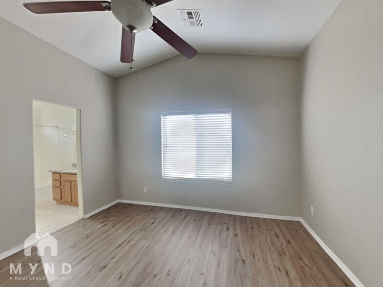 Building Photo - 41613 W Sunland Dr