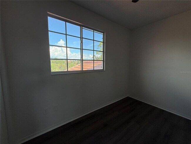 Building Photo - 5721 Bentgrass Dr