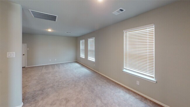 Building Photo - 707 Thicket Bluff Dr